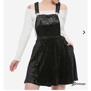Hot topic Size 5X Black Velvet skirtall